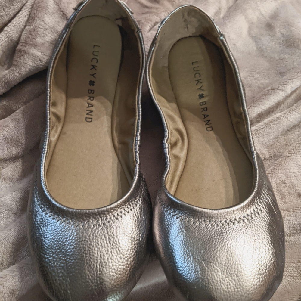 Lucky brand gold slippers
